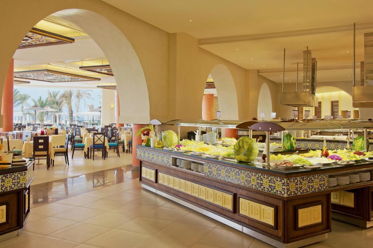 Iberostar Selection Royal El Mansour Hotel Mahdia Restaurant foto The buffet at the hotel